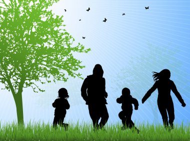 Dışarıda mutlu bir aile.