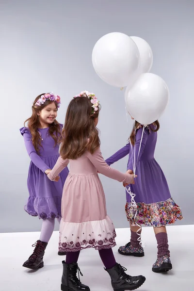 Colección de ropa niña pequeños globos moda de cumpleaños — Foto de Stock