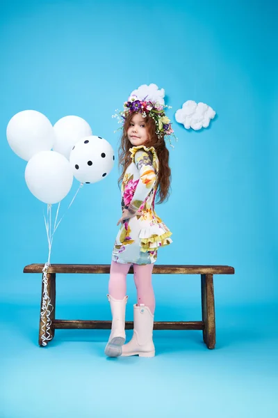 Niños niños vestido de moda niña linda sonrisa — Foto de Stock