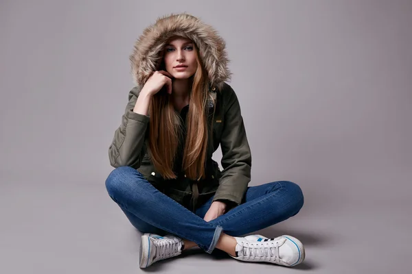Güzel seksi model kadın rahat kıyafetler katalog koleksiyon