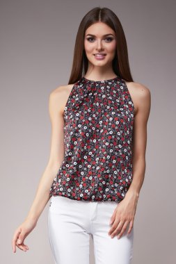 Güzellik moda giysiler casual koleksiyonu kadın modeli esmer