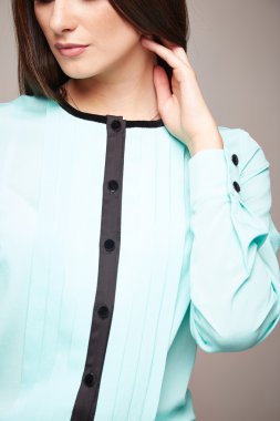Güzellik moda giysiler casual koleksiyonu kadın modeli esmer