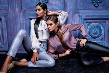 Güzel seksi kadın elbise moda stil giyim sonbahar sonbahar