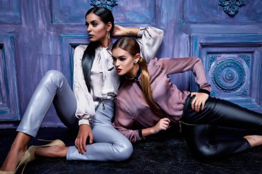 Güzel seksi kadın elbise moda stil giyim sonbahar sonbahar