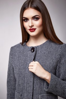 Güzellik moda giysiler casual koleksiyonu kadın modeli esmer