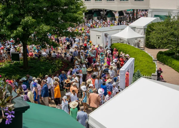 Caminhando ao redor Churchill Downs — Fotografia de Stock