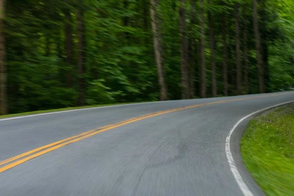 Motion Blur Conducir por Country Road — Foto de Stock