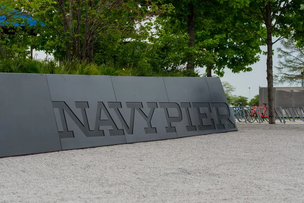Navy Pier znamení — Stock fotografie