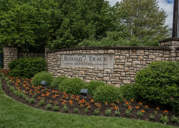 Señal de bienvenida a la destilería Buffalo Trace —  Fotos de Stock