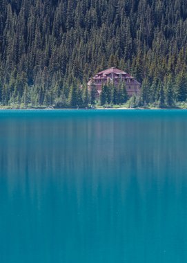 NUM-Ti-Jah Lodge yay Gölü