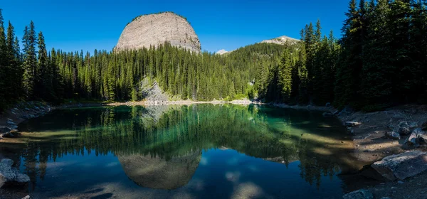 La colmena grande en Mirror Lake Panorama — Foto de Stock