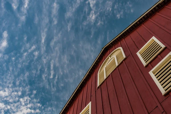 Looking Up at Red Barn and Sky — Stock Photo, Image