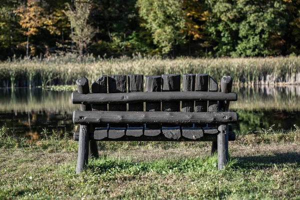 Wooden Bench Cuyahoga Valley Lake Late Afternoon — Stock Photo, Image