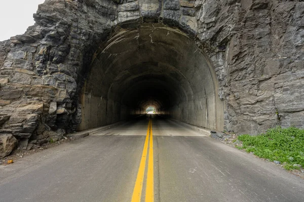 Centro Roading Tunnel Largo Going Road Parque Nacional Glaciar — Foto de Stock