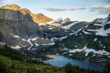 Montana dağlarında, Yazın Saklı Göl Meling