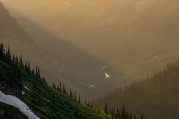 Mcdonald Creek Snoda Attraverso Valle Morbida Luce Pomeridiana Overlook Sul — Foto Stock