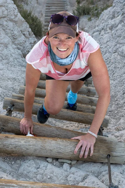 Woman Climbing Ladder Notch Badlands National Park — Stock Photo, Image