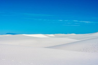 New Mexico 'da Mavi Gök Günü' nde Beyaz Kum tepelerinin katmanları