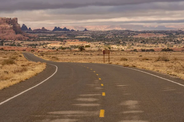 Road Curves Richting Entrace Naar Het Naalden District — Stockfoto