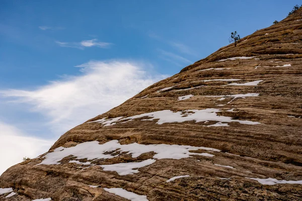 Nieve Escarcha Las Rocas Lisas Sion Por Encima Del Sendero — Foto de Stock