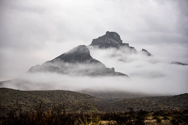 Moody Fog Wisps Chisos Mountains Big Bend National Park — стокове фото