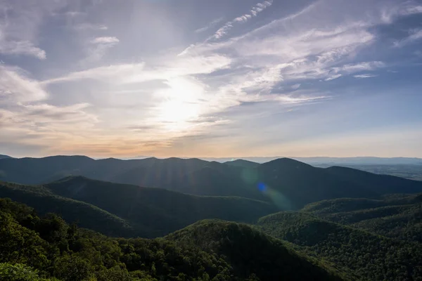 Shenandoah Mountains Och Brightly Lit Sky Början Hösten Virginia — Stockfoto