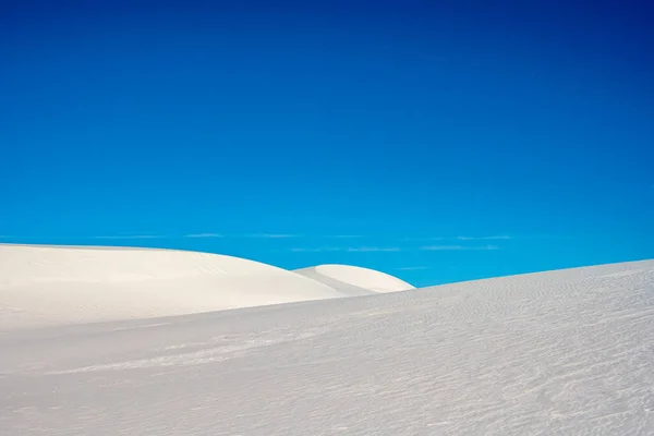 Untouched White Sand Dunes Bright Blue Sky White Sands National — Stock Photo, Image