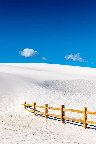 Wooden Fence Disappears White Sand Dune New Mexico Park — Stock Photo, Image