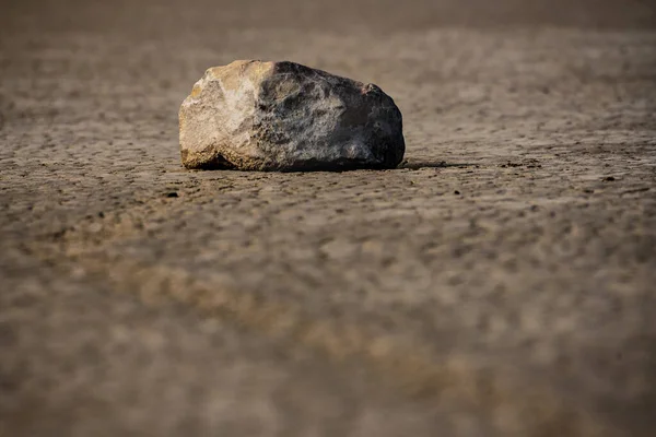 Στενή Εστίαση Της Μεγάλης Πέτρας Ιστιοπλοΐα Στον Ιππόδρομο Playa Στο — Φωτογραφία Αρχείου
