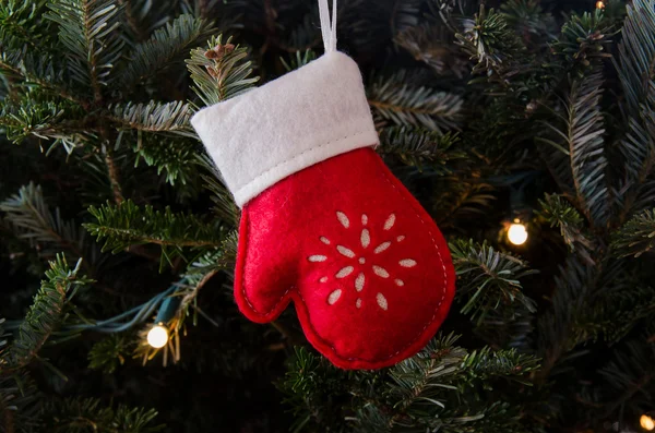 Branco e vermelho Mitten ornamento — Fotografia de Stock