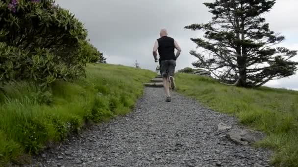 Trail Runner passe par — Video