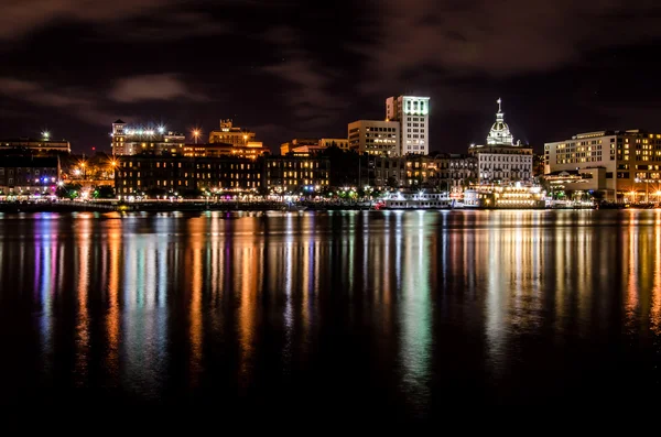 Savannah Skyline på natten — Stockfoto