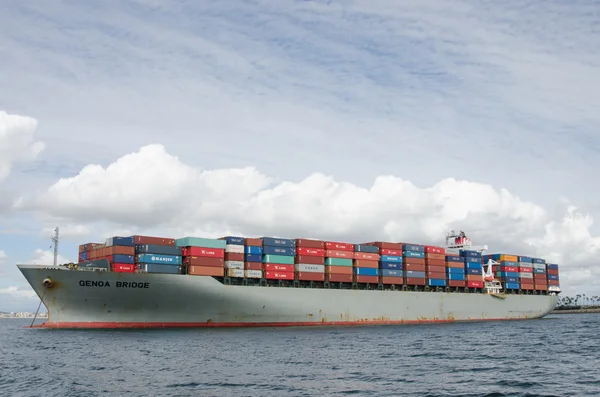 Cargo Ship Waiting to be Unloaded in Long Beach, California — Stock Photo, Image