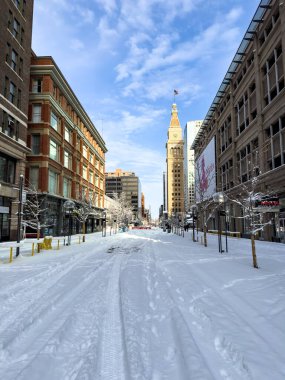 Denver, ABD: 21 Şubat 2025: Denver Şehir Merkezi Bir Gece Kardan Sonra