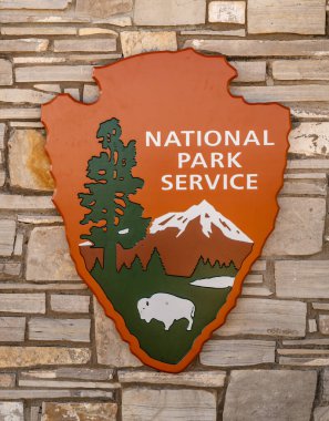 Big Bend Ulusal Parkı, ABD: 17 Ocak 2025: Chisos Havzası bölgesinde Big Bend Ulusal Park Hizmetleri İşareti