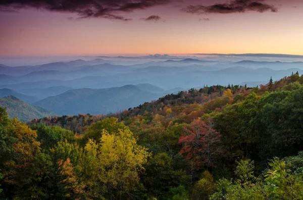 Queda do pôr do sol o Blue Ridge Parkway — Fotografia de Stock