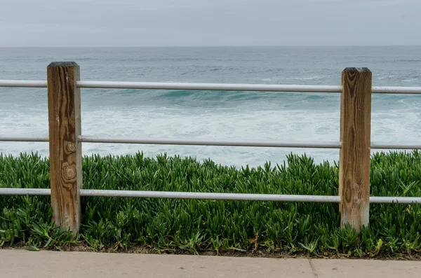 Fence In Front of Pacific Ocean — Stock Photo, Image