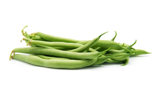 Peu de haricots verts isolés sur le fond blanc — Photo