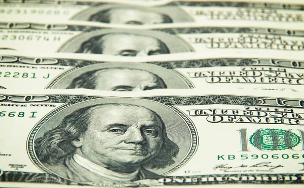 Arkaplan olarak 100 dolar..