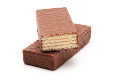 Çikolatalı waffle 'lar beyazda izole edilir.