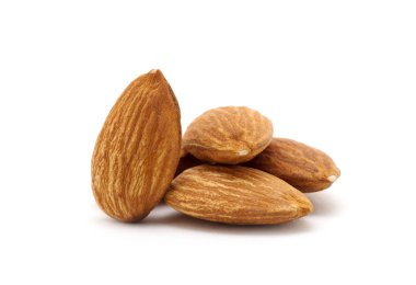 Beyaz üzerine izole edilmiş badem grubu