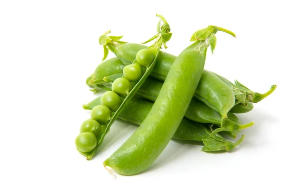 Guisantes aislados en blanco —  Fotos de Stock