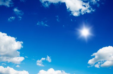 Mavi gökyüzü ve güneş.