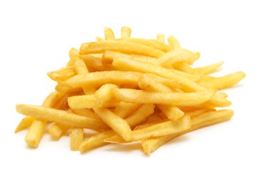 Beyaz arka planda bir yığın iştah açıcı patates kızartması.