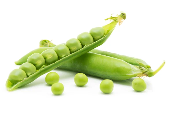 Fresh green peas isolated on a white background — Stock Photo, Image