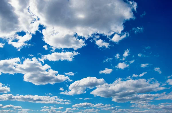 Nuvole Bianche Nel Cielo Blu — Foto Stock