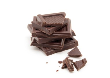 Bir çikolatanın kabaca kesilmiş parçaları.