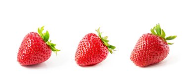 Çilek beyaz arkaplanda izole edildi