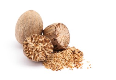 Hindistan cevizi beyaz arkaplanda izole edildi