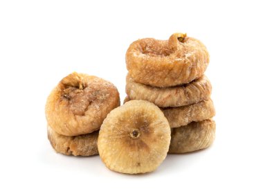 Kurumuş incir meyveleri beyaz arka planda izole